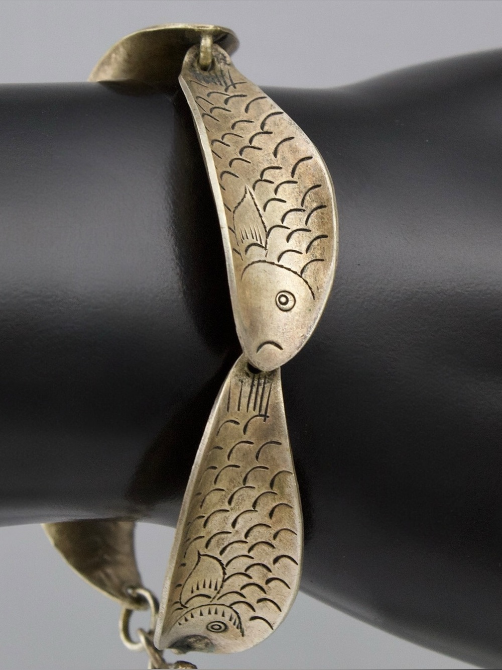 Vintage Fish Link Bracelet Hand-Forged Silver Tone